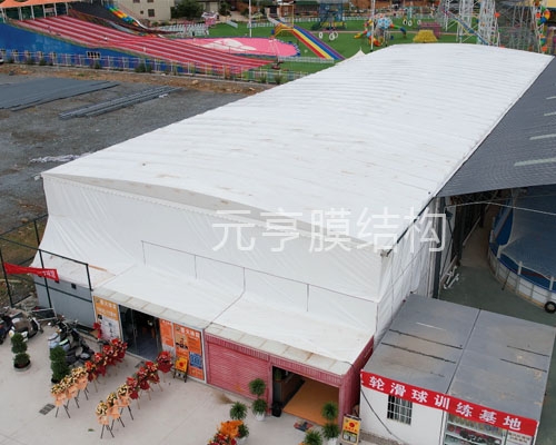 昆明官渡区游乐园球场电动伸缩篷